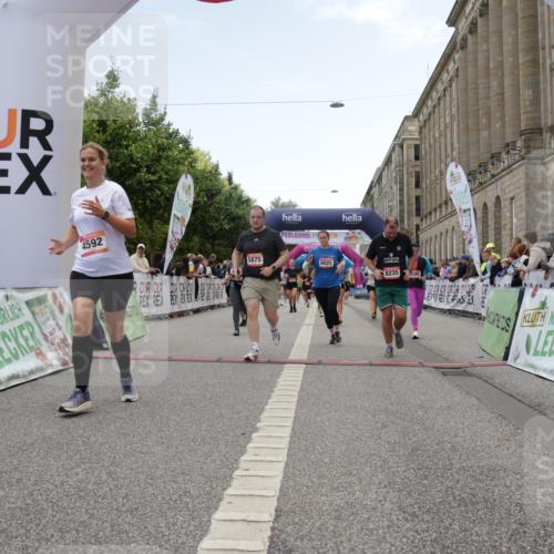 06.09.2026 - CURREX Alsterlauf Yannick Fuchs http://msf.ph/oto/10225999 06.09.2026 10:16:59 Ziel 2048, 2222, 3002, 3024, 3973, 4439, 4440, 4477, 4523, 4557, 4592, 4750, 4756, 5875, 6025, 6087, 8083, 8235, 8295 meine-sportfotos.de