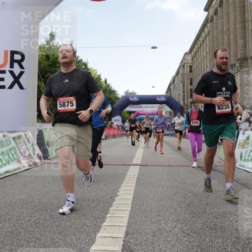 06.09.2026 - CURREX Alsterlauf Yannick Fuchs http://msf.ph/oto/10226006 06.09.2026 10:17:00 Ziel 2048, 2222, 3002, 3024, 3973, 4439, 4440, 4477, 4523, 4557, 4592, 4750, 4756, 5082, 5875, 6025, 6087, 8083, 8235, 8295 meine-sportfotos.de