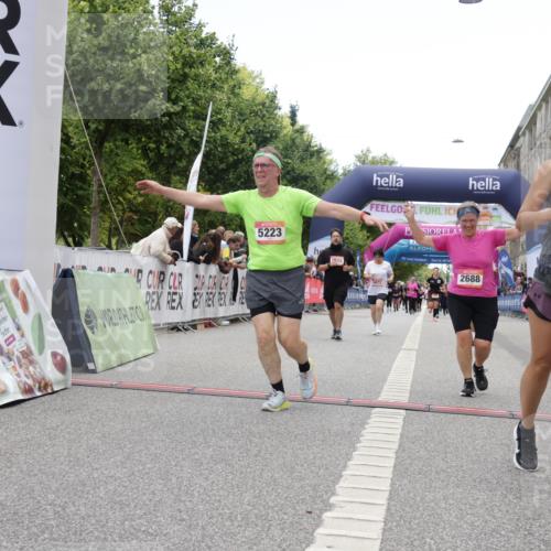 06.09.2026 - CURREX Alsterlauf Yannick Fuchs http://msf.ph/oto/10226045 06.09.2026 10:17:12 Ziel 1092, 2129, 2688, 3199, 3459, 3496, 5082, 5223, 5615, 5872, 5876 meine-sportfotos.de