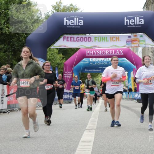 06.09.2026 - CURREX Alsterlauf Yannick Fuchs http://msf.ph/oto/10226139 06.09.2026 10:17:38 Ziel 2070, 2911, 2985, 3444, 3709, 3797, 3823, 5491, 5560, 5849, 6342, 6363, 8109 meine-sportfotos.de