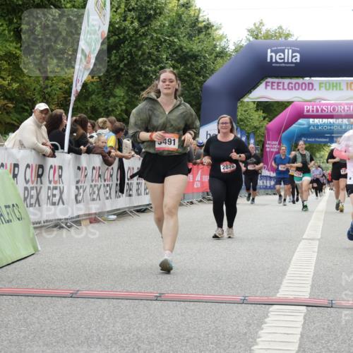 06.09.2026 - CURREX Alsterlauf Yannick Fuchs http://msf.ph/oto/10226143 06.09.2026 10:17:39 Ziel 2070, 2911, 2985, 3444, 3709, 3797, 3823, 5491, 5560, 5849, 6342, 6363, 8109 meine-sportfotos.de