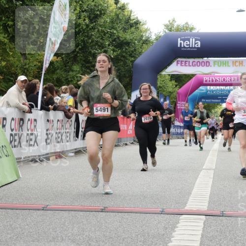 06.09.2026 - CURREX Alsterlauf Yannick Fuchs http://msf.ph/oto/10226144 06.09.2026 10:17:40 Ziel 2070, 2911, 3709, 3797, 3823, 5491, 5560, 5849, 6342, 6363, 8109 meine-sportfotos.de