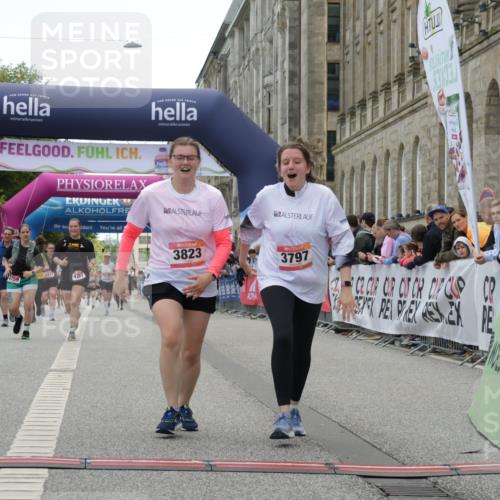 06.09.2026 - CURREX Alsterlauf Yannick Fuchs http://msf.ph/oto/10226149 06.09.2026 10:17:41 Ziel 2070, 2911, 3797, 3823, 5491, 8109 meine-sportfotos.de
