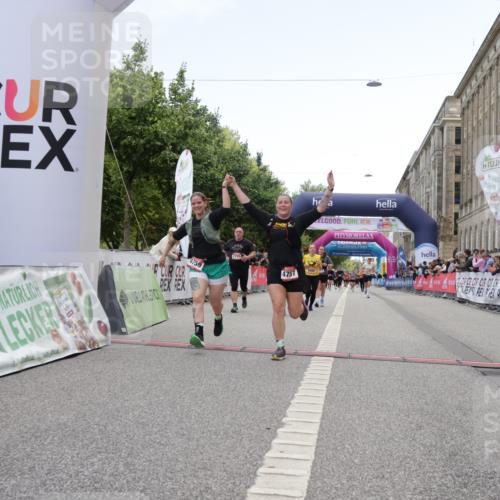 06.09.2026 - CURREX Alsterlauf Yannick Fuchs http://msf.ph/oto/10226174 06.09.2026 10:17:46 Ziel 2070, 2795, 3680, 3797, 3823, 3948, 4757, 4759, 5177, 5491 meine-sportfotos.de