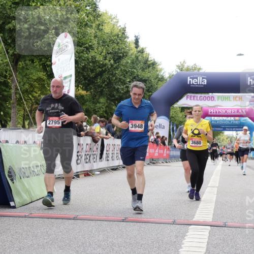 06.09.2026 - CURREX Alsterlauf Yannick Fuchs http://msf.ph/oto/10226185 06.09.2026 10:17:49 Ziel 2070, 2645, 2795, 3680, 3797, 3823, 3948, 4757, 4759, 5177 meine-sportfotos.de