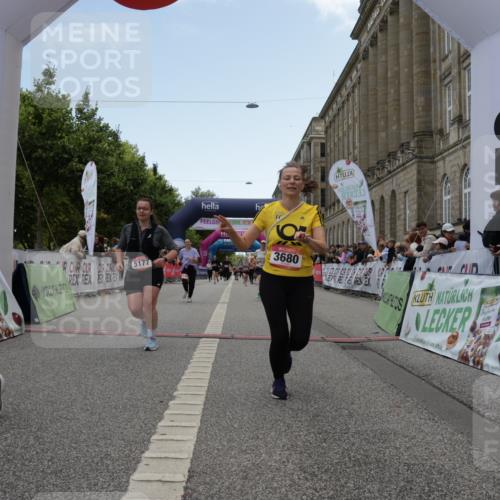06.09.2026 - CURREX Alsterlauf Yannick Fuchs http://msf.ph/oto/10226198 06.09.2026 10:17:51 Ziel 2645, 2710, 2795, 3680, 3948, 4757, 4759, 5177 meine-sportfotos.de