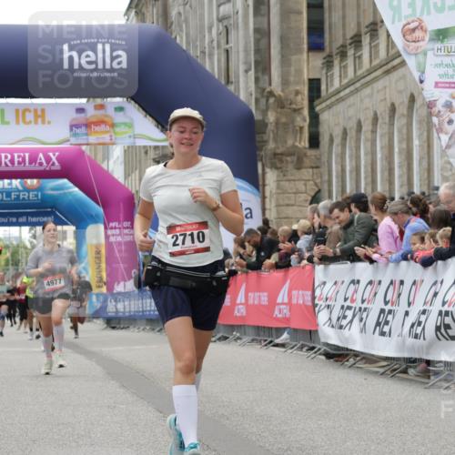 06.09.2026 - CURREX Alsterlauf Yannick Fuchs http://msf.ph/oto/10226207 06.09.2026 10:17:53 Ziel 2645, 2710, 2795, 3680, 3948, 4757, 4759, 5177 meine-sportfotos.de