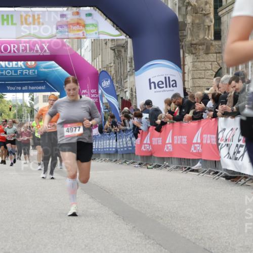 06.09.2026 - CURREX Alsterlauf Yannick Fuchs http://msf.ph/oto/10226215 06.09.2026 10:17:55 Ziel 2645, 2710, 2795, 3680, 3948, 4977, 5177 meine-sportfotos.de