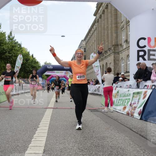 06.09.2026 - CURREX Alsterlauf Yannick Fuchs http://msf.ph/oto/10226261 06.09.2026 10:18:06 Ziel 1297, 2920, 2928, 3018, 3917, 4134, 4232, 4906, 4915, 4977 meine-sportfotos.de