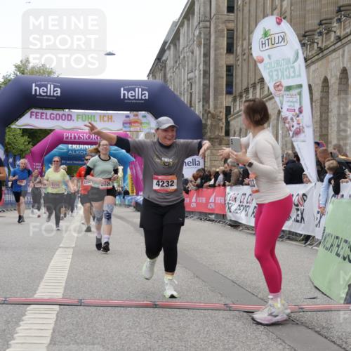 06.09.2026 - CURREX Alsterlauf Yannick Fuchs http://msf.ph/oto/10226280 06.09.2026 10:18:10 Ziel 1297, 2026, 2208, 2209, 3018, 3917, 4134, 4232, 4906, 4915, 6339, 8290 meine-sportfotos.de