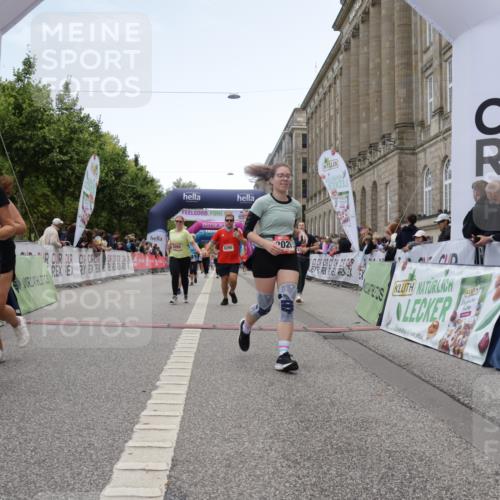 06.09.2026 - CURREX Alsterlauf Yannick Fuchs http://msf.ph/oto/10226297 06.09.2026 10:18:13 Ziel 1297, 2026, 2208, 2209, 2262, 3083, 3917, 4134, 4232, 4479, 4906, 5050, 6339, 8290 meine-sportfotos.de