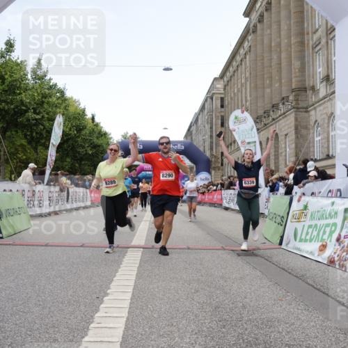 06.09.2026 - CURREX Alsterlauf Yannick Fuchs http://msf.ph/oto/10226304 06.09.2026 10:18:15 Ziel 2026, 2208, 2209, 2262, 3083, 4232, 4479, 4632, 4644, 5050, 6339, 8290 meine-sportfotos.de