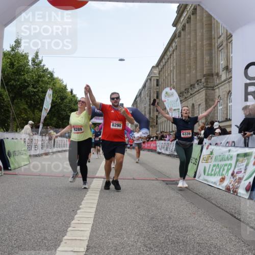 06.09.2026 - CURREX Alsterlauf Yannick Fuchs http://msf.ph/oto/10226307 06.09.2026 10:18:16 Ziel 2026, 2208, 2209, 2262, 3083, 3682, 3683, 4232, 4391, 4479, 4632, 4644, 5050, 6339, 8290 meine-sportfotos.de