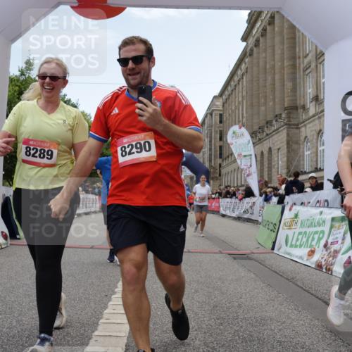 06.09.2026 - CURREX Alsterlauf Yannick Fuchs http://msf.ph/oto/10226313 06.09.2026 10:18:17 Ziel 2026, 2208, 2209, 2262, 3083, 3682, 3683, 4232, 4391, 4479, 4632, 4644, 5050, 5572, 6339, 8290 meine-sportfotos.de