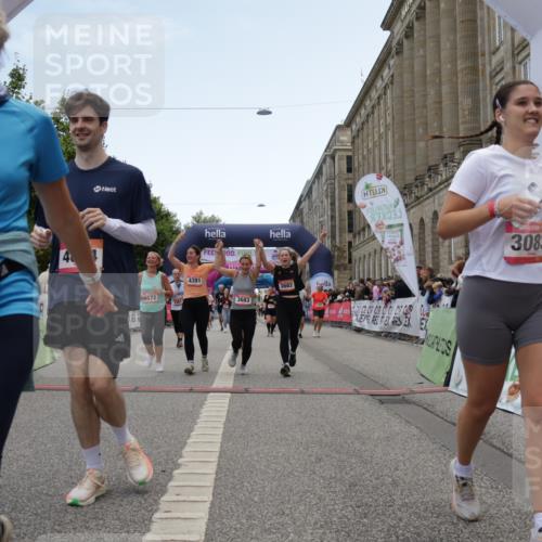 06.09.2026 - CURREX Alsterlauf Yannick Fuchs http://msf.ph/oto/10226328 06.09.2026 10:18:20 Ziel 2208, 2209, 2262, 2381, 3083, 3682, 3683, 4186, 4391, 4479, 4632, 4644, 5050, 5572, 6321, 6322, 6339, 8290 meine-sportfotos.de