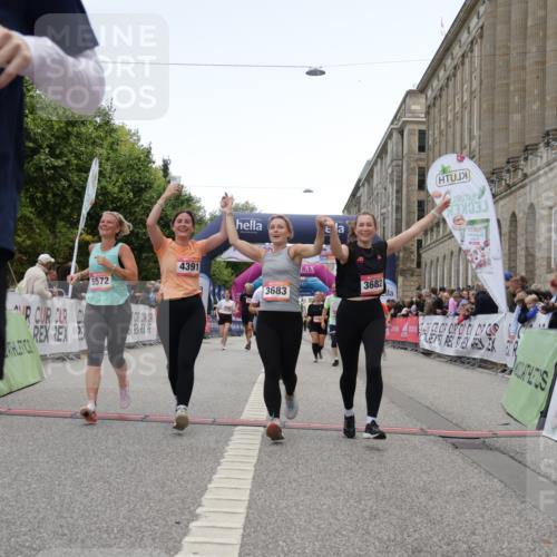 06.09.2026 - CURREX Alsterlauf Yannick Fuchs http://msf.ph/oto/10226333 06.09.2026 10:18:21 Ziel 2262, 2381, 3083, 3682, 3683, 4186, 4391, 4479, 4632, 4644, 5050, 5572, 6321, 6322, 6339, 8290 meine-sportfotos.de