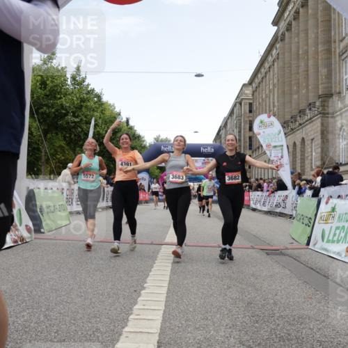 06.09.2026 - CURREX Alsterlauf Yannick Fuchs http://msf.ph/oto/10226335 06.09.2026 10:18:22 Ziel 2262, 2381, 3083, 3682, 3683, 4107, 4186, 4391, 4479, 4632, 4644, 5050, 5572, 6321, 6322, 6339, 8290 meine-sportfotos.de
