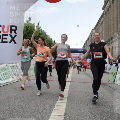 06.09.2026 - CURREX Alsterlauf Yannick Fuchs http://msf.ph/oto/10226340 06.09.2026 10:18:22 Ziel 2262, 2381, 3083, 3682, 3683, 4107, 4186, 4391, 4479, 4632, 4644, 5050, 5572, 6321, 6322, 6339, 8290 meine-sportfotos.de