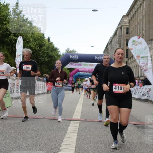 06.09.2026 - CURREX Alsterlauf Yannick Fuchs http://msf.ph/oto/10226361 06.09.2026 10:18:28 Ziel 2349, 2381, 2804, 3358, 3654, 3682, 3683, 4107, 4186, 4391, 4795, 4804, 5572, 5921, 6321, 6322 meine-sportfotos.de