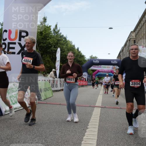 06.09.2026 - CURREX Alsterlauf Yannick Fuchs http://msf.ph/oto/10226365 06.09.2026 10:18:29 Ziel 2349, 2381, 2804, 2960, 3358, 3654, 4107, 4186, 4795, 4804, 5572, 5921, 6321, 6322 meine-sportfotos.de
