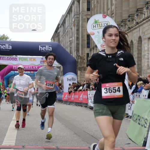 06.09.2026 - CURREX Alsterlauf Yannick Fuchs http://msf.ph/oto/10226369 06.09.2026 10:18:30 Ziel 2349, 2381, 2804, 2960, 3358, 3654, 4107, 4186, 4795, 4804, 5921, 6321, 6322 meine-sportfotos.de