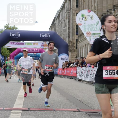 06.09.2026 - CURREX Alsterlauf Yannick Fuchs http://msf.ph/oto/10226370 06.09.2026 10:18:31 Ziel 2349, 2381, 2656, 2804, 2960, 3358, 3654, 4107, 4795, 4804, 5921, 6321, 6322, 8001 meine-sportfotos.de