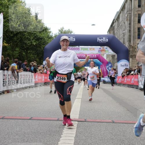 06.09.2026 - CURREX Alsterlauf Yannick Fuchs http://msf.ph/oto/10226375 06.09.2026 10:18:32 Ziel 2349, 2656, 2804, 2960, 3358, 3654, 4107, 4795, 4804, 5921, 6321, 6322, 8001 meine-sportfotos.de