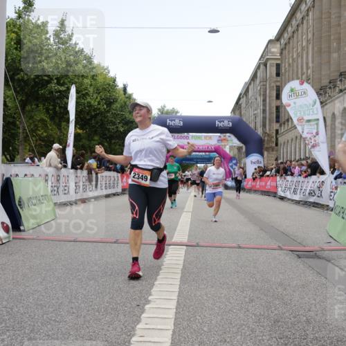 06.09.2026 - CURREX Alsterlauf Yannick Fuchs http://msf.ph/oto/10226378 06.09.2026 10:18:32 Ziel 2349, 2656, 2804, 2960, 3358, 3654, 4107, 4795, 4804, 5921, 6321, 6322, 8001 meine-sportfotos.de