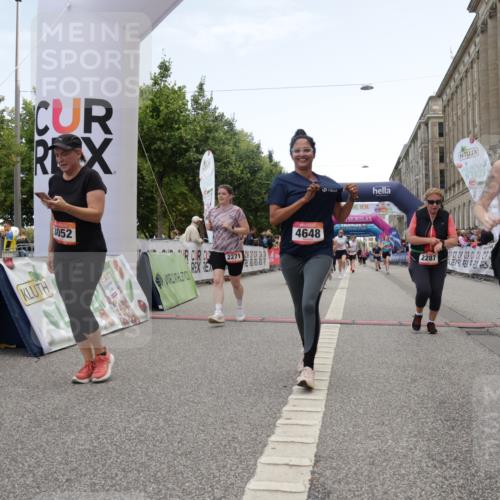 06.09.2026 - CURREX Alsterlauf Yannick Fuchs http://msf.ph/oto/10226411 06.09.2026 10:18:40 Ziel 2271, 2287, 2651, 2656, 2960, 3052, 3421, 3875, 3879, 4648, 5394, 8001 meine-sportfotos.de