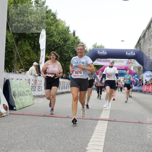 06.09.2026 - CURREX Alsterlauf Yannick Fuchs http://msf.ph/oto/10226425 06.09.2026 10:18:43 Ziel 2271, 2287, 2651, 2656, 3052, 3421, 3875, 3879, 4406, 4648, 4857, 5394, 5489, 6067, 8001 meine-sportfotos.de
