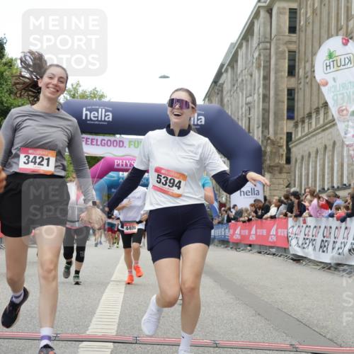 06.09.2026 - CURREX Alsterlauf Yannick Fuchs http://msf.ph/oto/10226430 06.09.2026 10:18:44 Ziel 2271, 2287, 2651, 3052, 3421, 3875, 3879, 4406, 4560, 4648, 4857, 5394, 5489, 6067 meine-sportfotos.de
