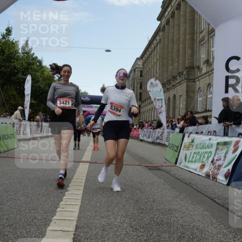 06.09.2026 - CURREX Alsterlauf Yannick Fuchs http://msf.ph/oto/10226435 06.09.2026 10:18:45 Ziel 2271, 2287, 2651, 3052, 3421, 3875, 3879, 4406, 4560, 4648, 4857, 5394, 5489, 6067 meine-sportfotos.de