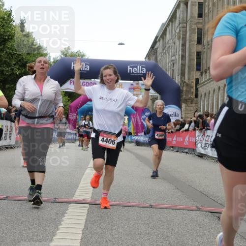 06.09.2026 - CURREX Alsterlauf Yannick Fuchs http://msf.ph/oto/10226443 06.09.2026 10:18:47 Ziel 2271, 2287, 2872, 3421, 3875, 3879, 4406, 4560, 4857, 5394, 5489, 6067 meine-sportfotos.de