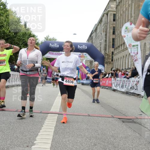 06.09.2026 - CURREX Alsterlauf Yannick Fuchs http://msf.ph/oto/10226445 06.09.2026 10:18:47 Ziel 2271, 2287, 2872, 3421, 3875, 3879, 4406, 4560, 4857, 5394, 5489, 6067 meine-sportfotos.de