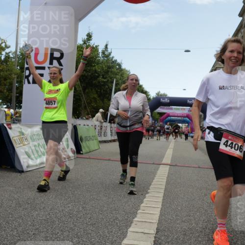 06.09.2026 - CURREX Alsterlauf Yannick Fuchs http://msf.ph/oto/10226452 06.09.2026 10:18:49 Ziel 2872, 3324, 3325, 3421, 3875, 3879, 4406, 4560, 4857, 5394, 5489, 6067 meine-sportfotos.de