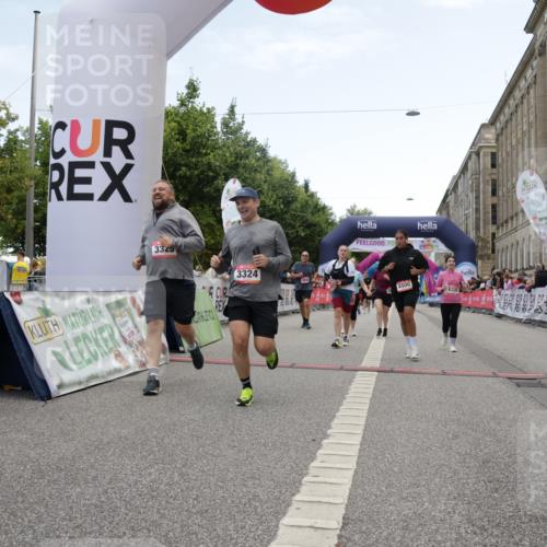 06.09.2026 - CURREX Alsterlauf Yannick Fuchs http://msf.ph/oto/10226475 06.09.2026 10:18:54 Ziel 2157, 2872, 3253, 3272, 3324, 3325, 4044, 4406, 4500, 4560, 4857, 5489, 6335 meine-sportfotos.de