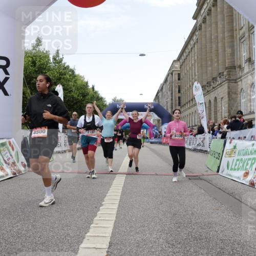 06.09.2026 - CURREX Alsterlauf Yannick Fuchs http://msf.ph/oto/10226482 06.09.2026 10:18:56 Ziel 2157, 2872, 3253, 3272, 3324, 3325, 4044, 4500, 4560, 6335 meine-sportfotos.de