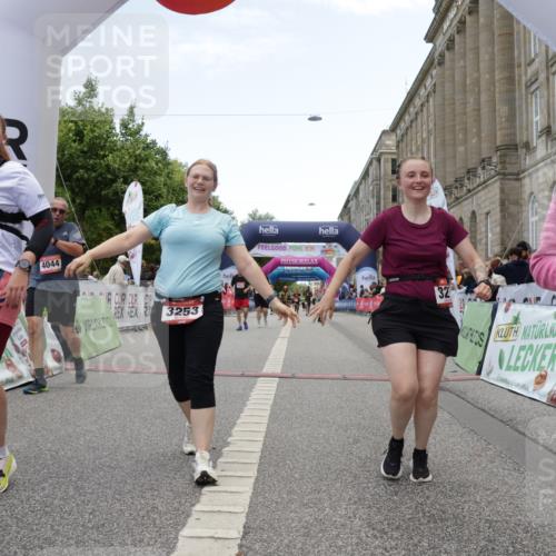 06.09.2026 - CURREX Alsterlauf Yannick Fuchs http://msf.ph/oto/10226493 06.09.2026 10:18:58 Ziel 2157, 2872, 3253, 3272, 3324, 3325, 4044, 4500, 5037, 6335 meine-sportfotos.de