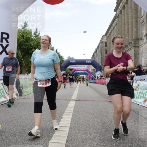 06.09.2026 - CURREX Alsterlauf Yannick Fuchs http://msf.ph/oto/10226495 06.09.2026 10:18:58 Ziel 2157, 2872, 3253, 3272, 3324, 3325, 4044, 4500, 5037, 6335 meine-sportfotos.de