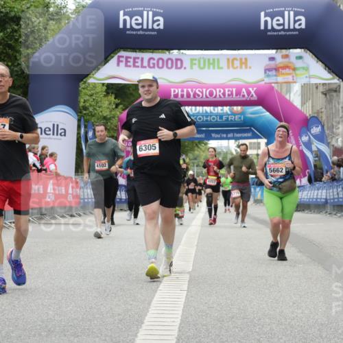 06.09.2026 - CURREX Alsterlauf Yannick Fuchs http://msf.ph/oto/10226503 06.09.2026 10:19:01 Ziel 2157, 3253, 3272, 3324, 3325, 4044, 4500, 5037, 5662, 6305, 6335 meine-sportfotos.de