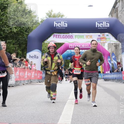 06.09.2026 - CURREX Alsterlauf Yannick Fuchs http://msf.ph/oto/10226517 06.09.2026 10:19:08 Ziel 2441, 4102, 5037, 5662, 5752, 5753, 5779, 6305, 8257 meine-sportfotos.de