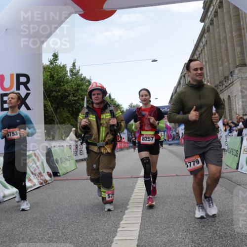 06.09.2026 - CURREX Alsterlauf Yannick Fuchs http://msf.ph/oto/10226530 06.09.2026 10:19:12 Ziel 2441, 4102, 5662, 5752, 5753, 5779, 8257 meine-sportfotos.de