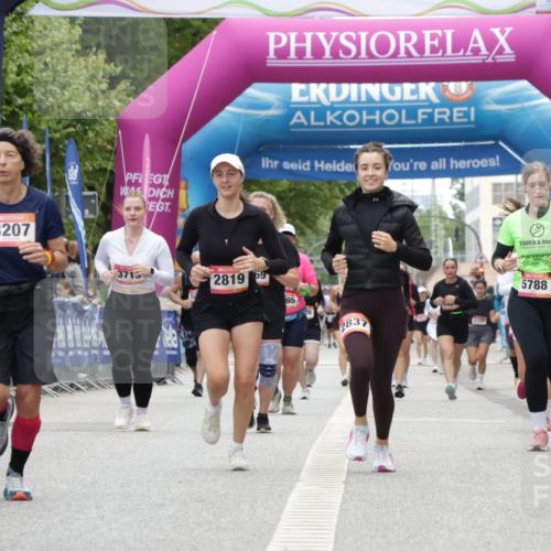 06.09.2026 - CURREX Alsterlauf Yannick Fuchs http://msf.ph/oto/10226536 06.09.2026 10:19:14 Ziel 2441, 3207, 4102, 5752, 5753, 5779, 8257 meine-sportfotos.de
