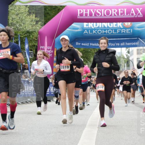 06.09.2026 - CURREX Alsterlauf Yannick Fuchs http://msf.ph/oto/10226537 06.09.2026 10:19:15 Ziel 2441, 2837, 3207, 4102, 5752, 5753, 5779, 8257 meine-sportfotos.de