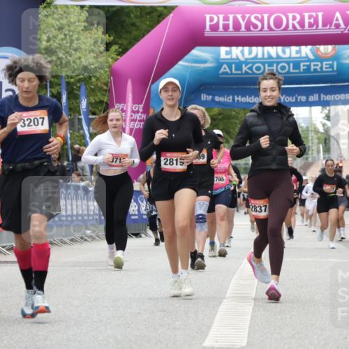 06.09.2026 - CURREX Alsterlauf Yannick Fuchs http://msf.ph/oto/10226539 06.09.2026 10:19:15 Ziel 2441, 2837, 3207, 4102, 5752, 5753, 5779, 8257 meine-sportfotos.de