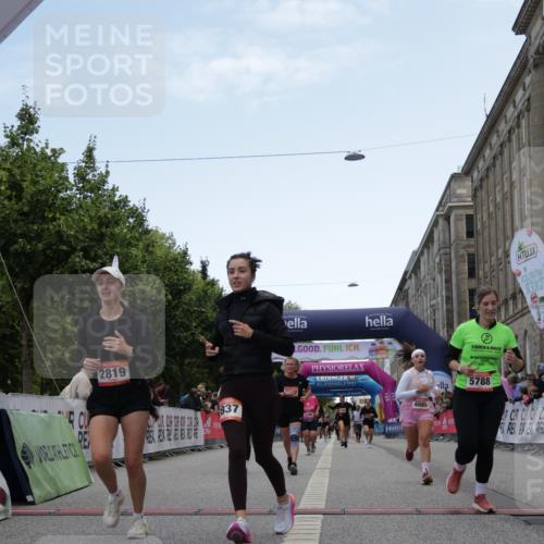 06.09.2026 - CURREX Alsterlauf Yannick Fuchs http://msf.ph/oto/10226546 06.09.2026 10:19:21 Ziel 2819, 2837, 3207, 3669, 3713, 4665, 5422, 5426, 5427, 5788 meine-sportfotos.de