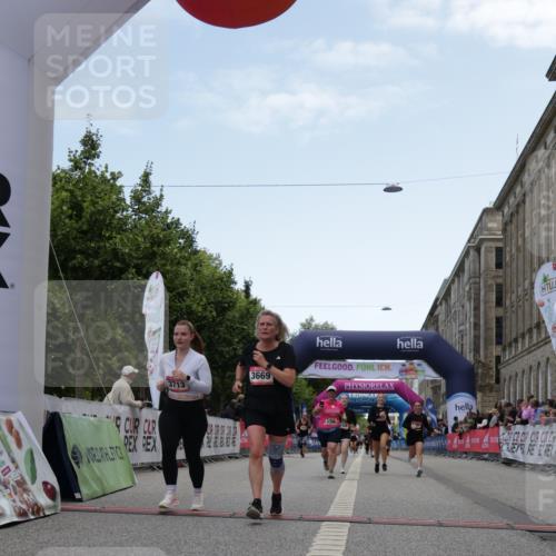 06.09.2026 - CURREX Alsterlauf Yannick Fuchs http://msf.ph/oto/10226554 06.09.2026 10:19:23 Ziel 2819, 2837, 3207, 3669, 3713, 4665, 5422, 5426, 5427, 5788, 5795 meine-sportfotos.de