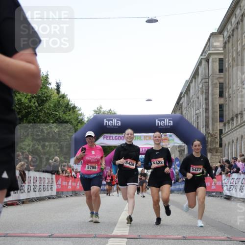 06.09.2026 - CURREX Alsterlauf Yannick Fuchs http://msf.ph/oto/10226559 06.09.2026 10:19:25 Ziel 2819, 2837, 3207, 3669, 3713, 4665, 5422, 5426, 5427, 5788, 5795 meine-sportfotos.de