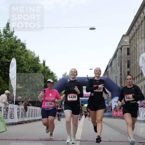 06.09.2026 - CURREX Alsterlauf Yannick Fuchs http://msf.ph/oto/10226562 06.09.2026 10:19:26 Ziel 2819, 2837, 3207, 3669, 3713, 4665, 5422, 5426, 5427, 5788, 5795 meine-sportfotos.de