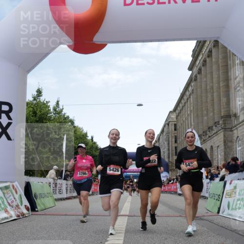 06.09.2026 - CURREX Alsterlauf Yannick Fuchs http://msf.ph/oto/10226566 06.09.2026 10:19:27 Ziel 2819, 2837, 3669, 3713, 4665, 5422, 5426, 5427, 5788, 5795 meine-sportfotos.de